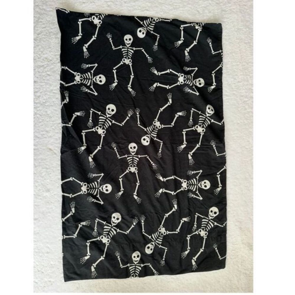 Black and white skeleton Halloween pillowcase